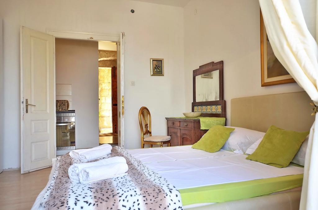 Apartment Pere S Mora Мимице Стая снимка