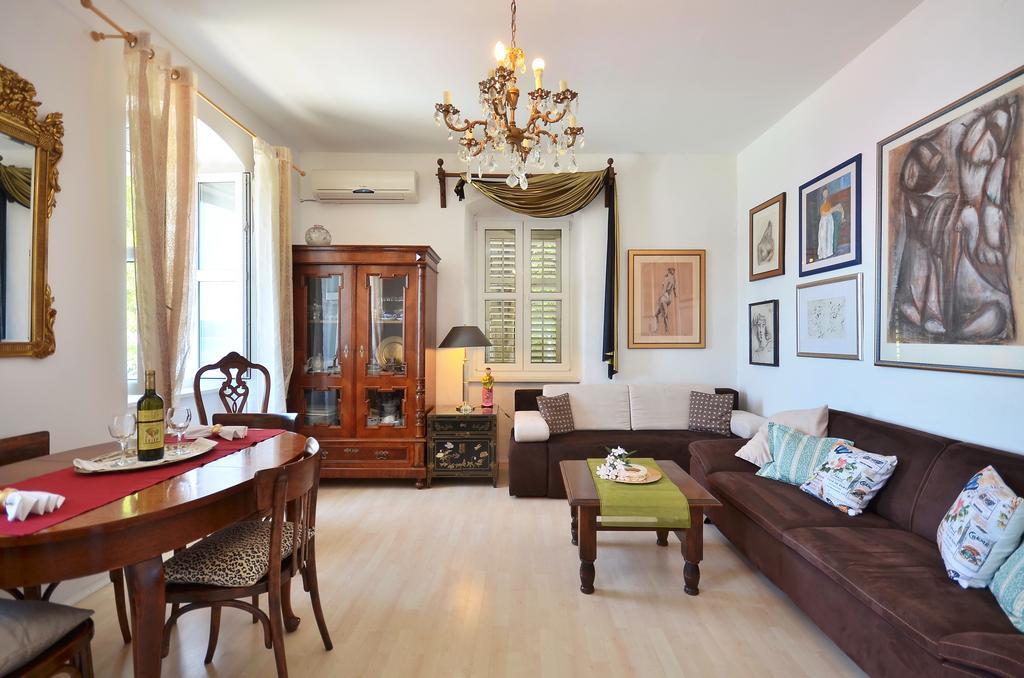 Apartment Pere S Mora Мимице Стая снимка